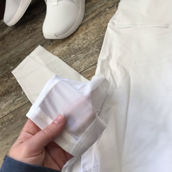 NWT VS MESH WHITE LEGGINGS! - Picture 2 of 4